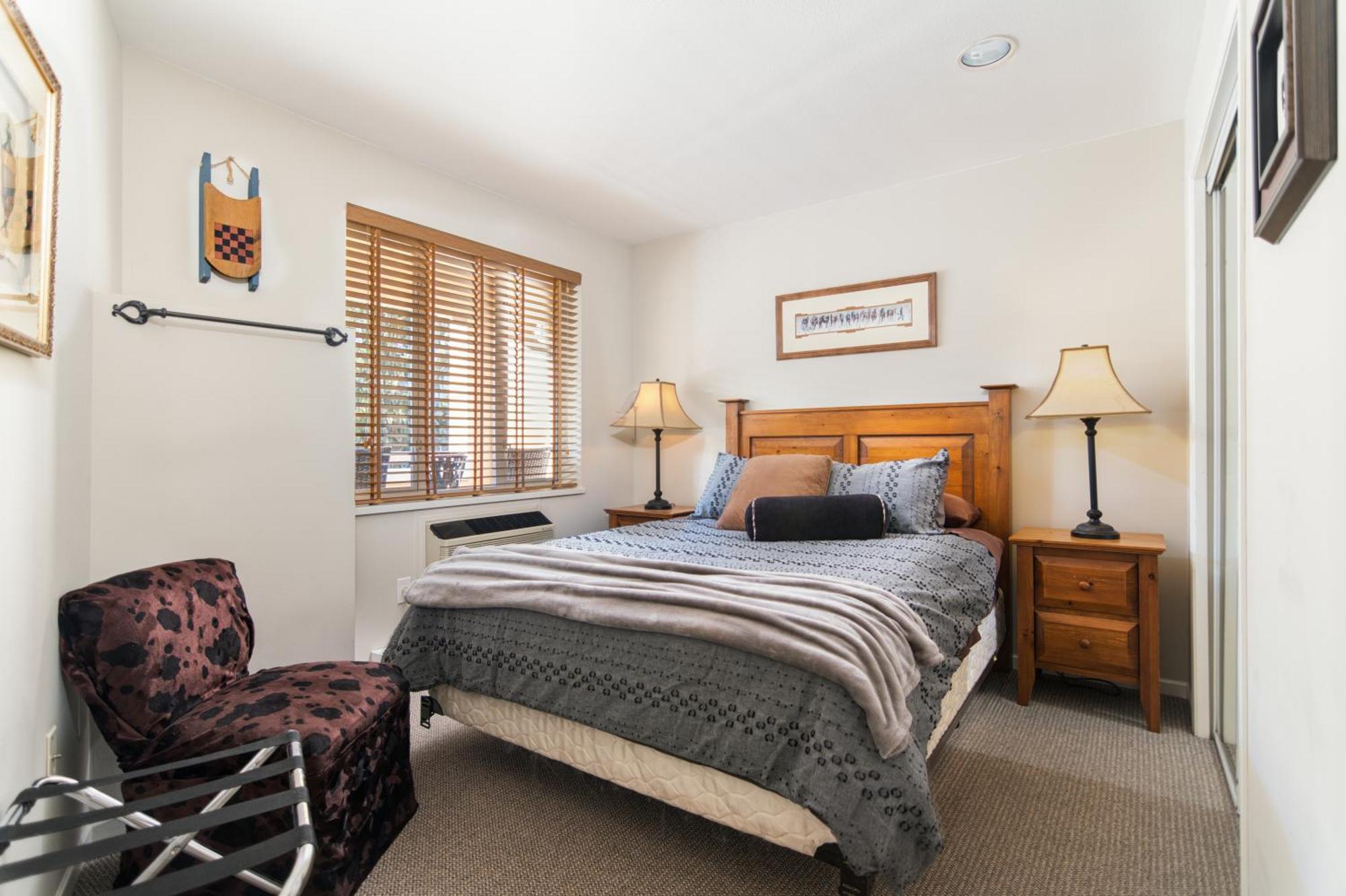 Town Plaza Suites By Golden Dreams Whistler Exteriér fotografie