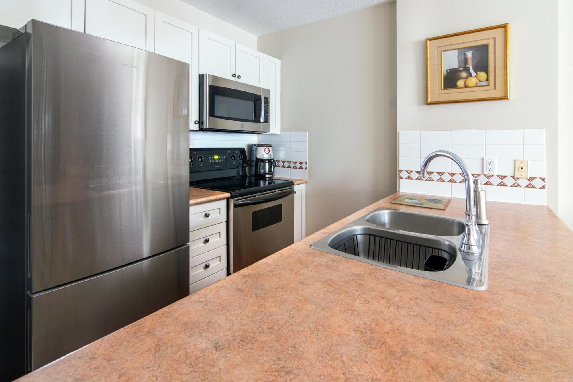 Town Plaza Suites By Golden Dreams Whistler Exteriér fotografie