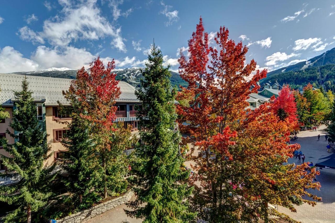 Town Plaza Suites By Golden Dreams Whistler Exteriér fotografie