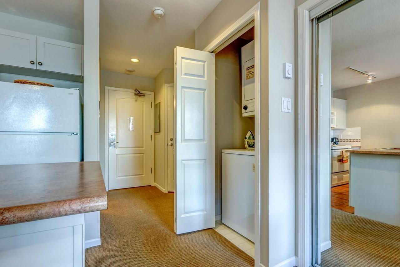 Town Plaza Suites By Golden Dreams Whistler Exteriér fotografie